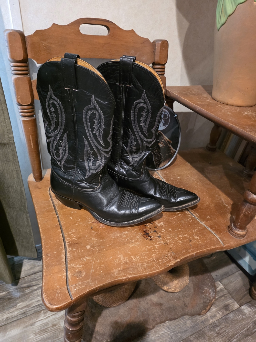 Black Classic Western Cowboy Boots with Embroidered Shaft